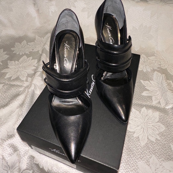 Kenneth Cole New York Wanda Leather Heels, Size 6.5, Black - Picture 5 of 16
